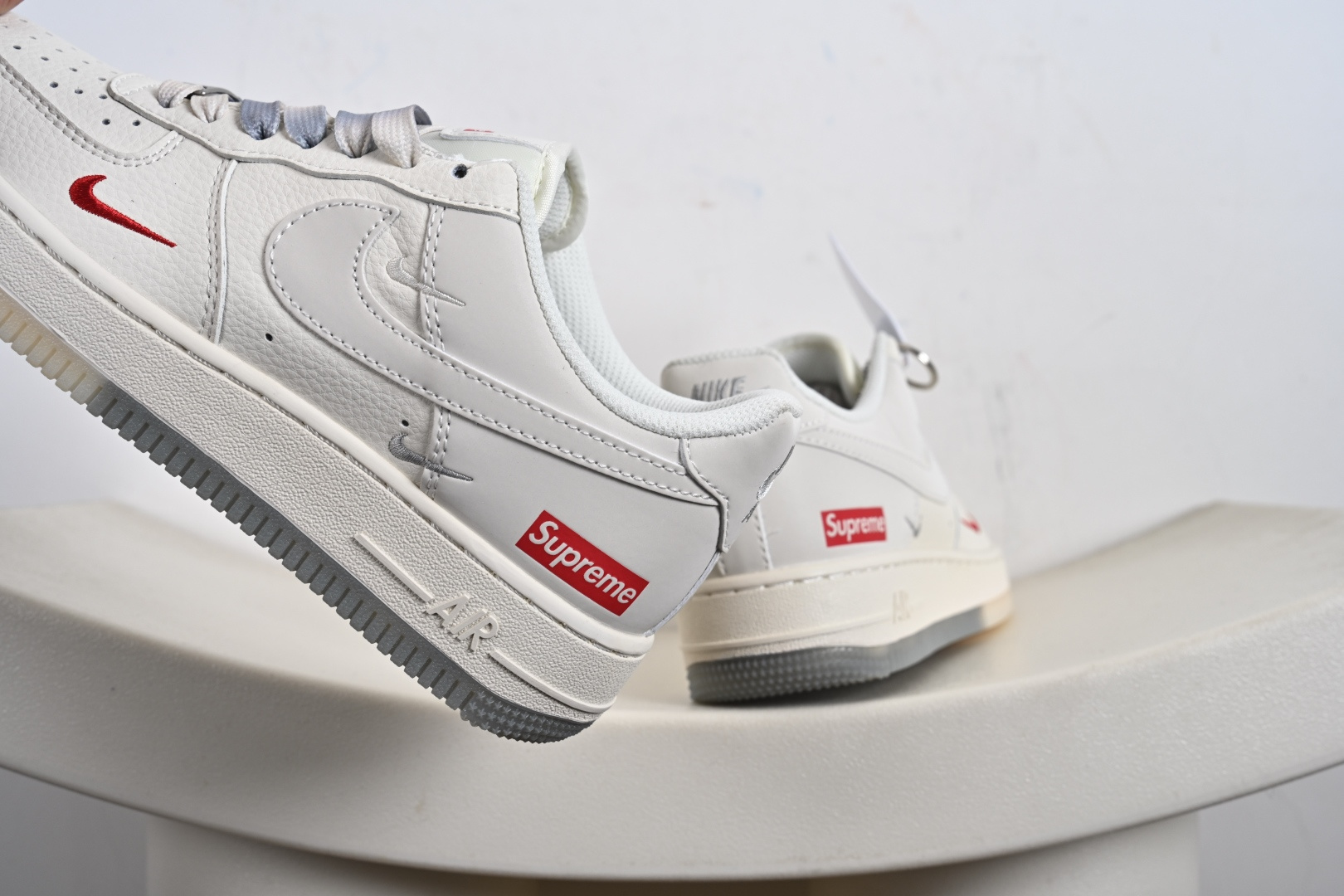 240 NIke Air Force 1 '07 Low 空军一号低帮 运动鞋 休闲鞋 XX3168-178-Chinese UA Cheap High Quatity Brand Clothes Bags handbags Sneakers wholesale wholesaler seller from China Factory suppliers Fashion Clothing Shoes best Quality Beautiful Price 240 NIke Air Force 1 '07 Low 空军一号低帮 运动鞋 休闲鞋 XX3168-178