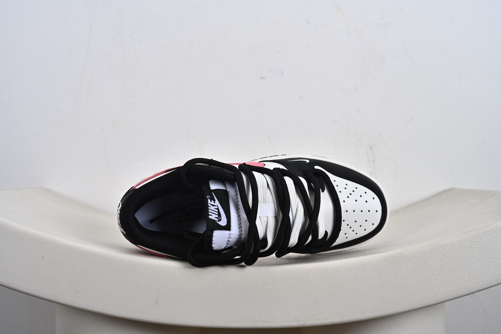 Y Dunk Low 黑莓粉黛 黑粉 当极简黑白遇见悸动粉黛 经典轮廓化身甜酷宣言 BP0518-093