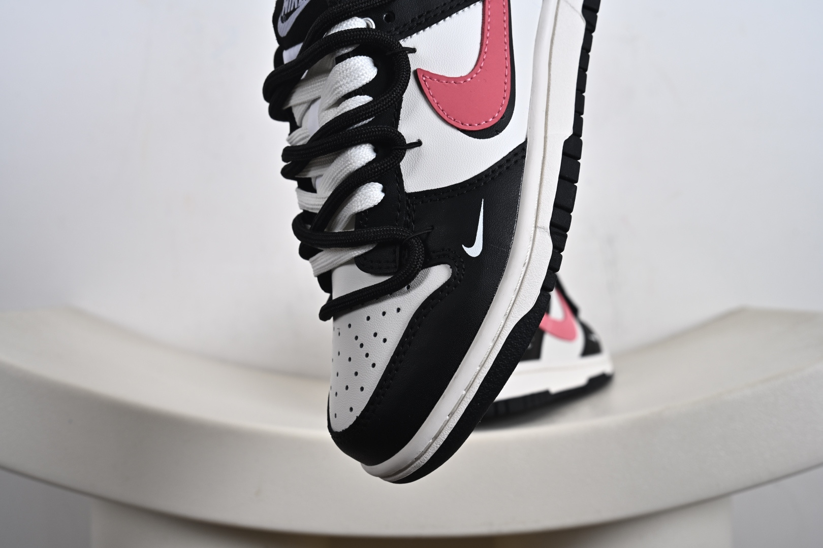 Y Dunk Low 黑莓粉黛 黑粉 当极简黑白遇见悸动粉黛 经典轮廓化身甜酷宣言 BP0518-093