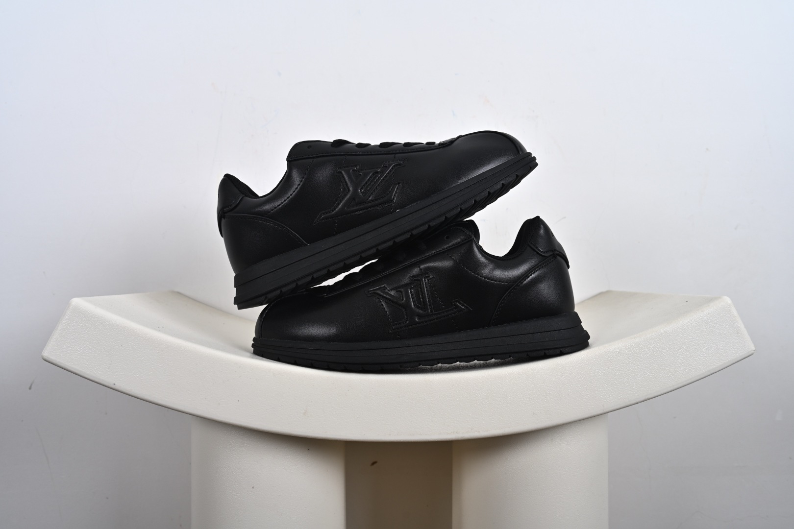 260 外贸跑量专供 Ni x Louis Vuitton LV联名款 阿甘 低帮运动休闲鞋