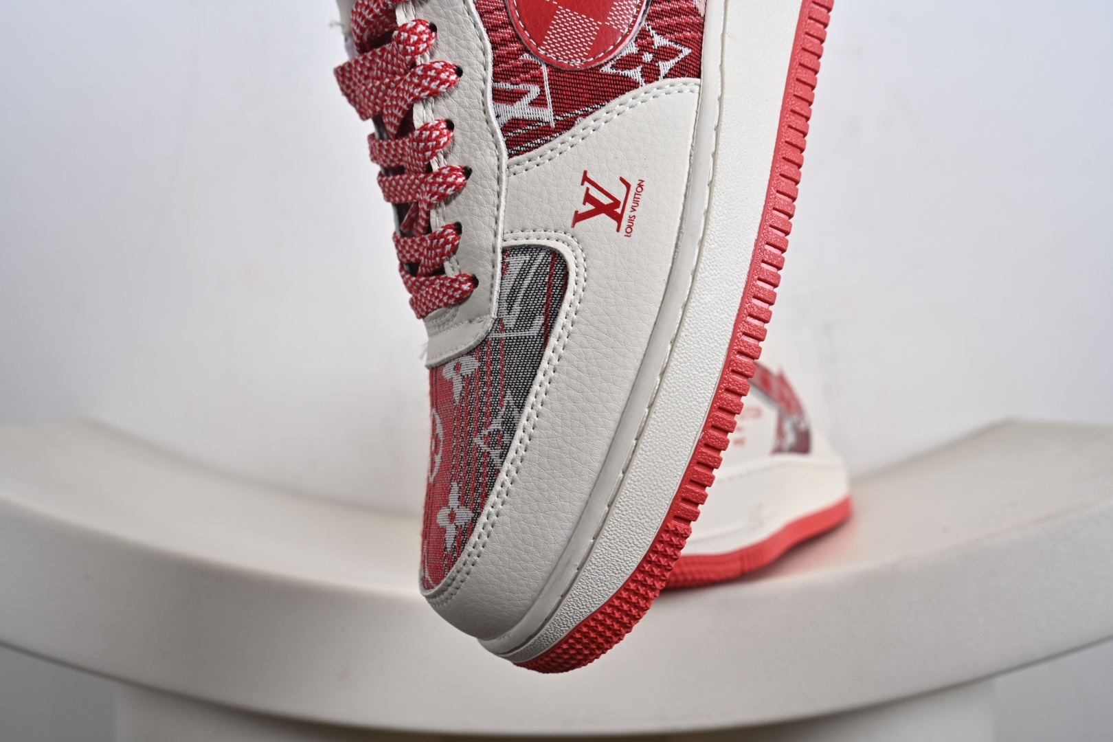 240 高端定制Nike Air Force 1 '07 Low “路易威登LV联名--- 白红帆布印花” 高端定制 低帮休闲板鞋 XL1979-109