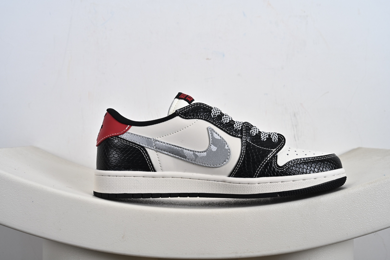 高端定制Air Jordan 1 Low AJ1 乔1 倒钩联名款 低帮复古篮球鞋 HS8068-065