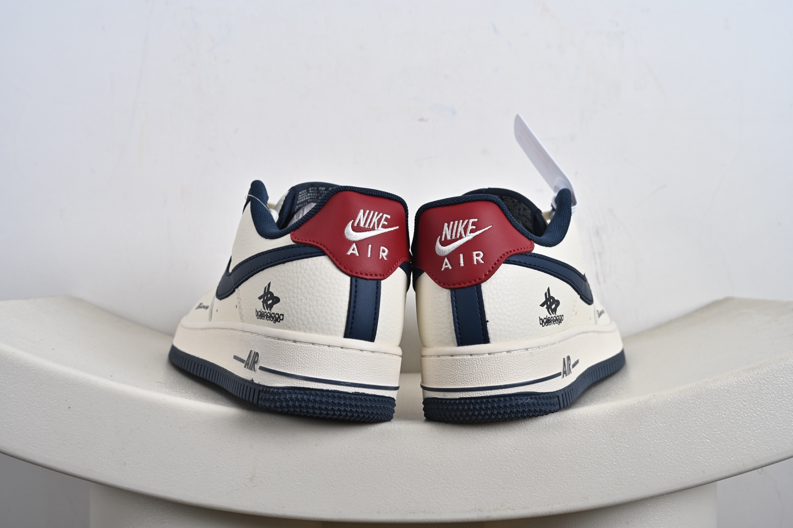 240 高端定制Nike Air Force 1 '07 Low “巴黎世家联名------ 米白红蓝钩” 高端定制 低帮休闲板鞋 XD2588-604