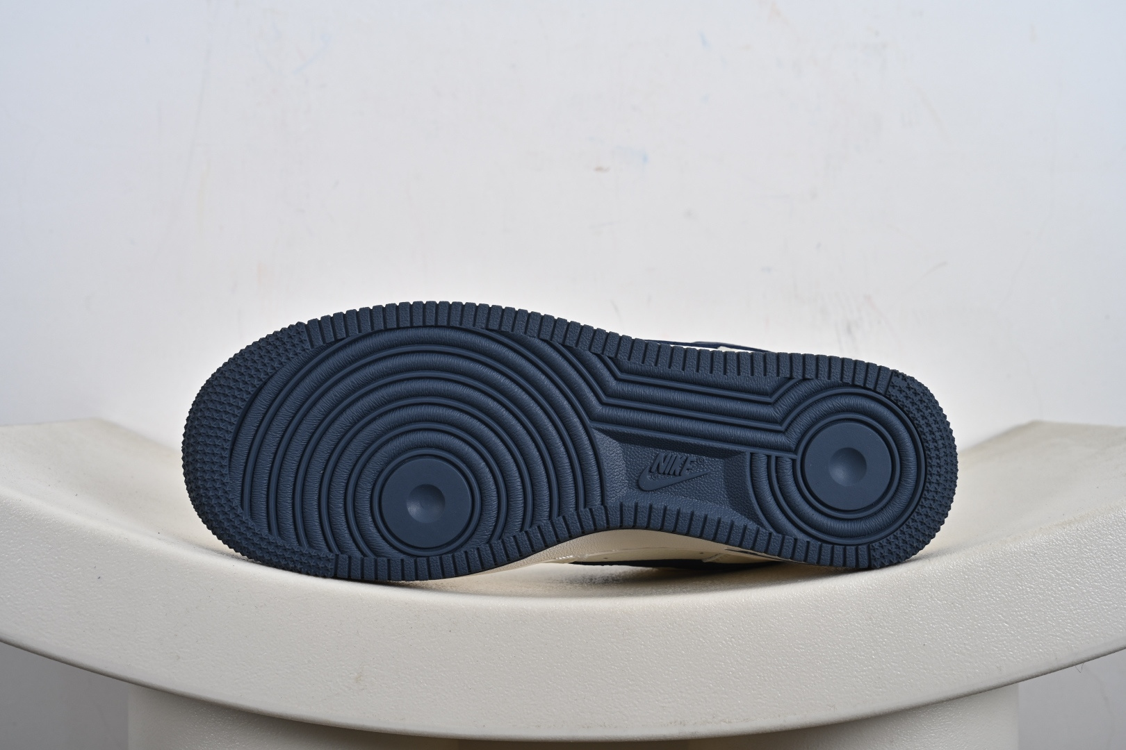 240 高端定制Nike Air Force 1 '07 Low “巴黎世家联名------ 米白红蓝钩” 高端定制 低帮休闲板鞋 XD2588-604