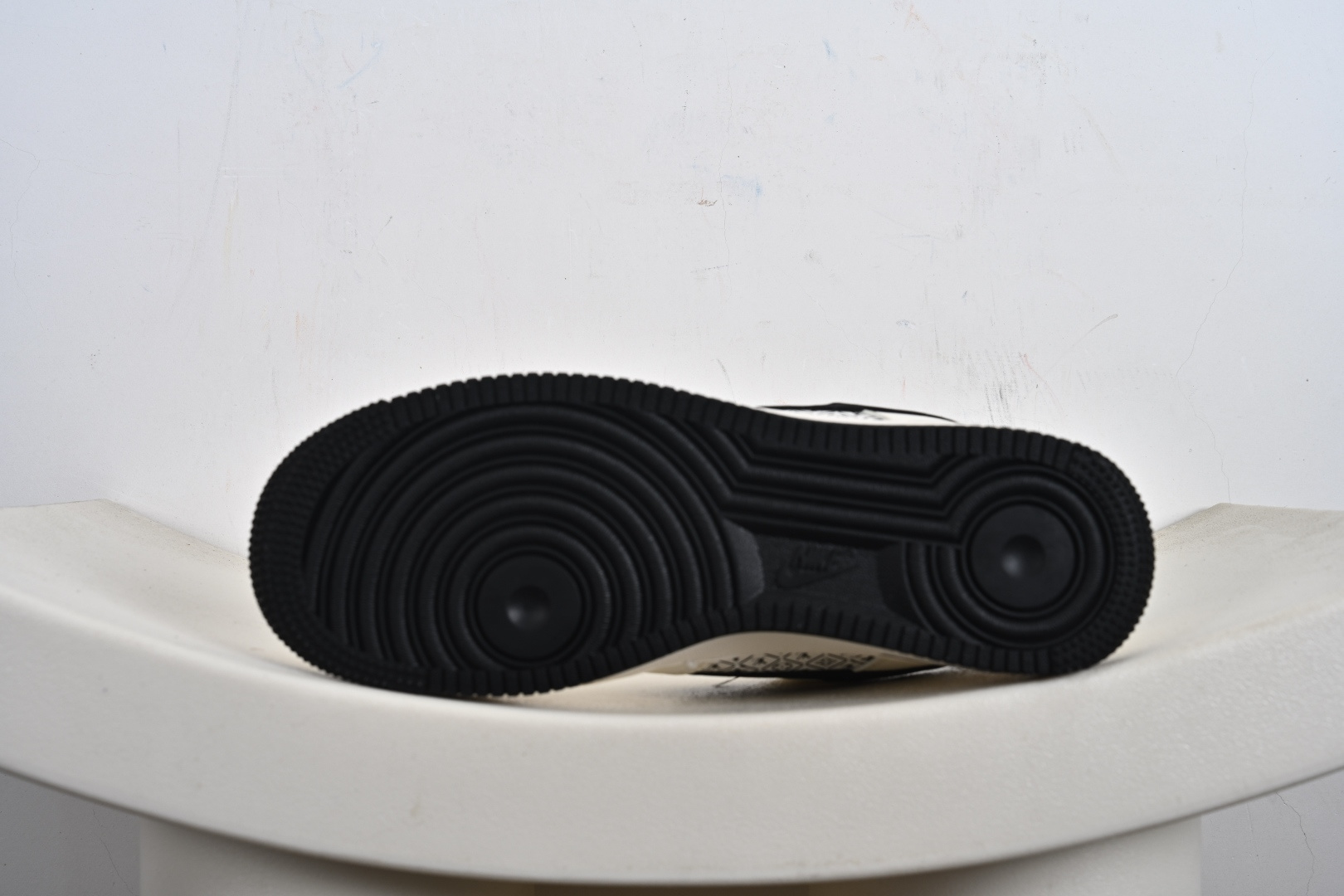 高端定制Nike Air Force 1 '07 Low “路易威登LV联名------ 米白黑钩” 鞋身印刷 高端定制 低帮休闲板鞋 XD2588-601