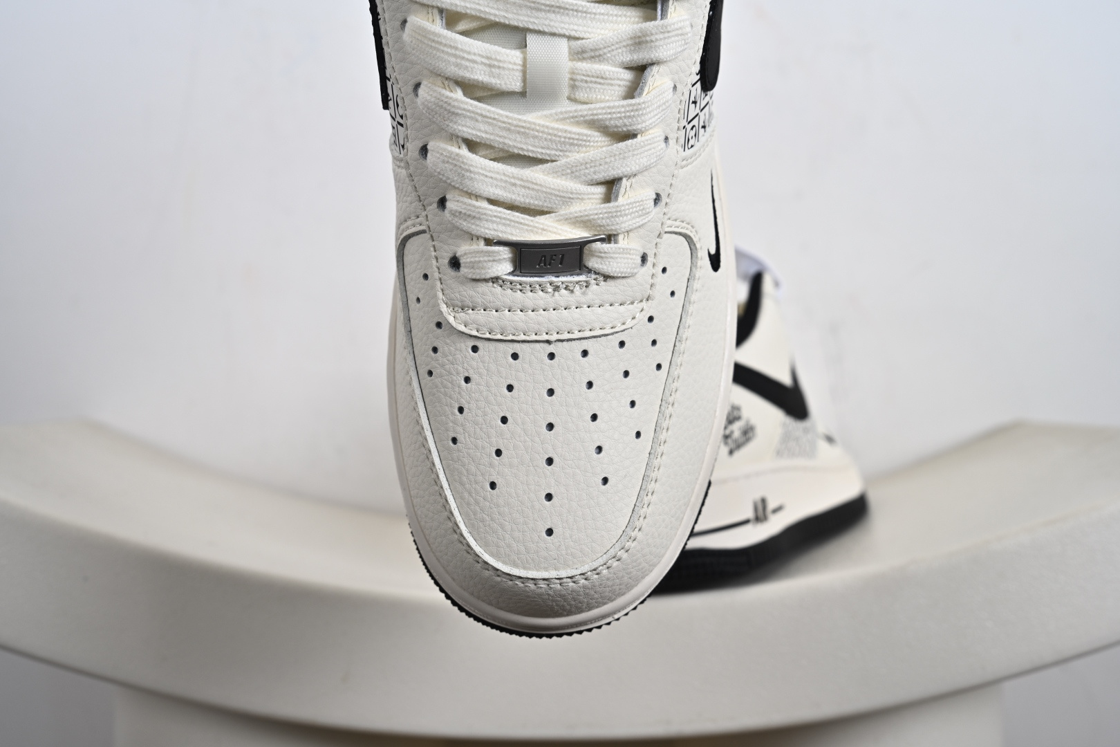 高端定制Nike Air Force 1 '07 Low “路易威登LV联名------ 米白黑钩” 鞋身印刷 高端定制 低帮休闲板鞋 XD2588-601