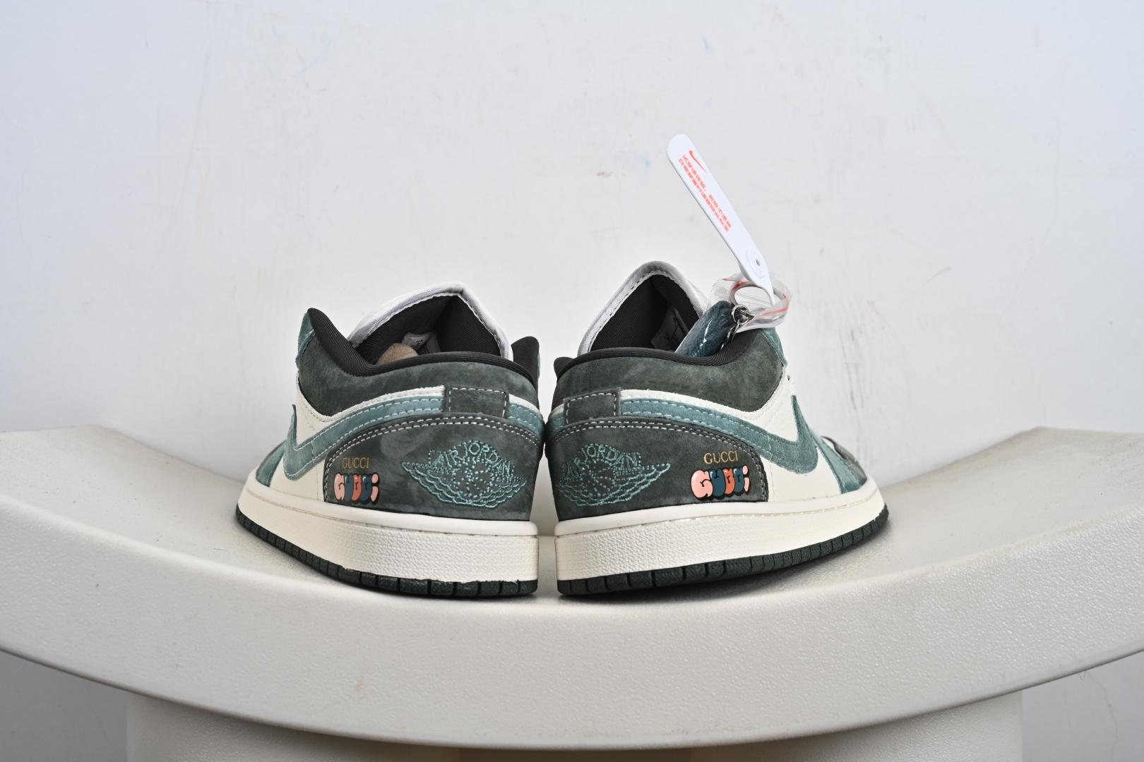 Nike Jordan Air Jordan 1“古驰联名——浅绿翻毛勾” 高端定制 低帮 QG2025-001