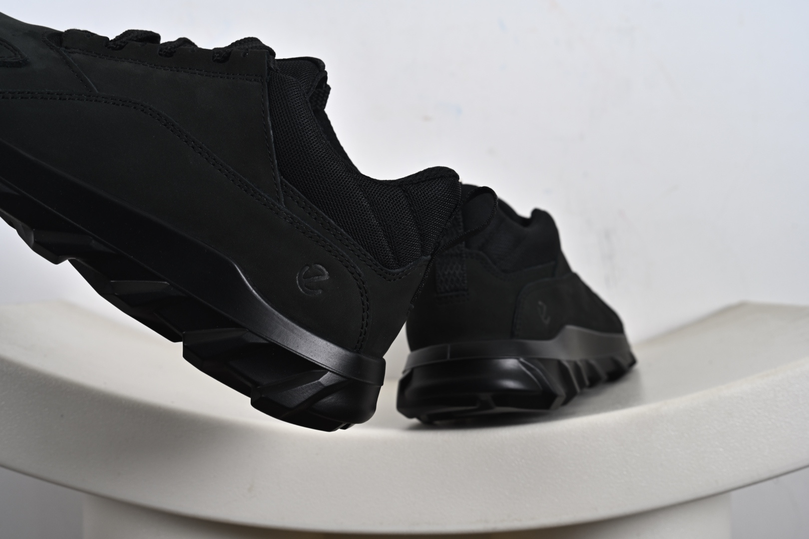 220 Ecco/爱步#820314 头层磨砂牛皮经典和现代工艺品质融合 精选小牛皮面料 百搭休闲老爹健步鞋