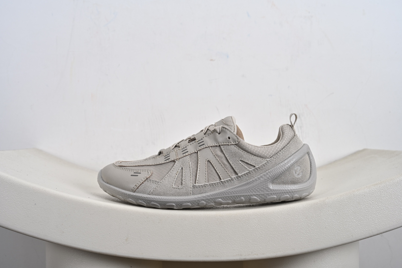 260 ecco爱步 BIOM LITE W 25秋 低帮 休闲鞋砂砾灰 802433