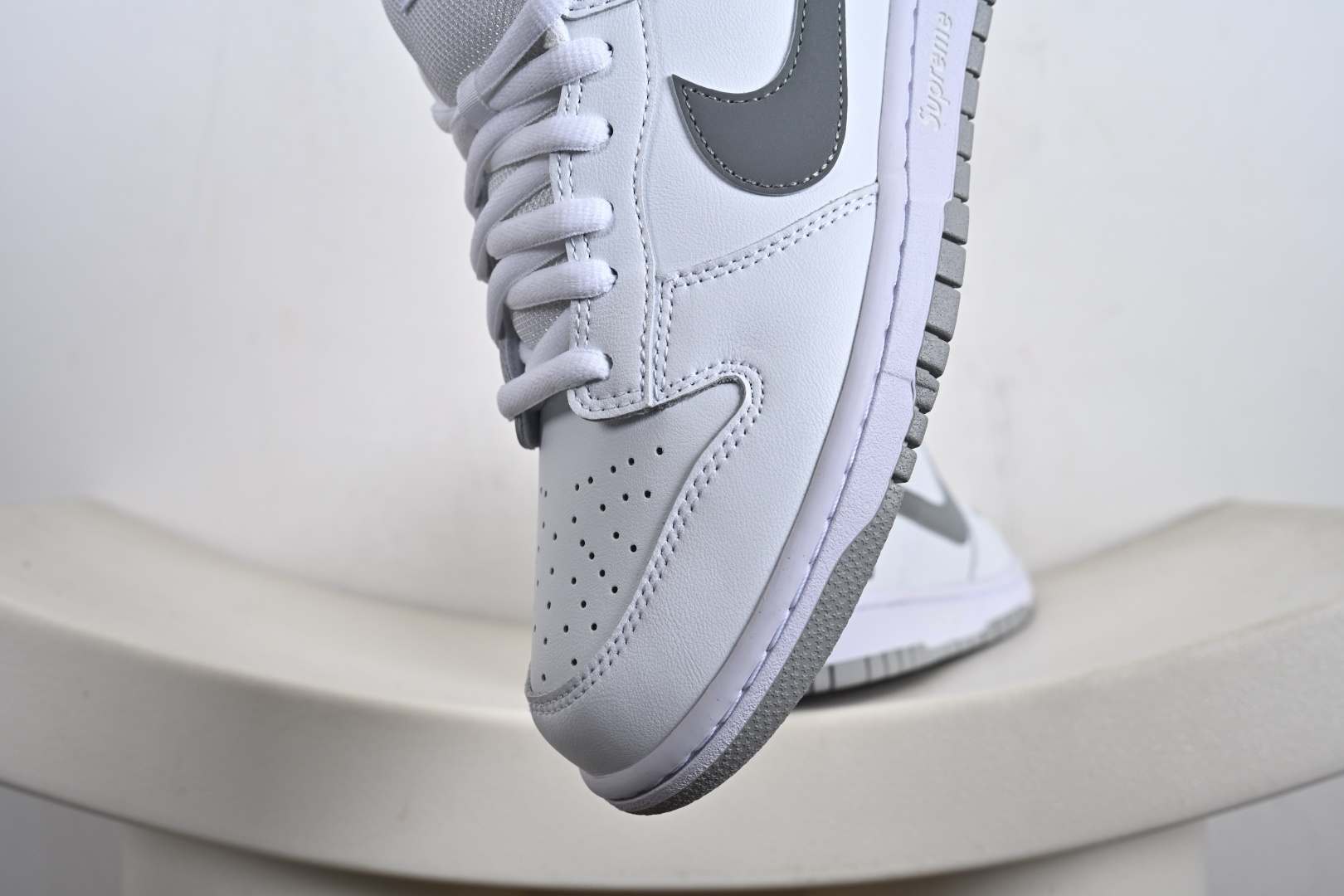 240 SB DUNK LOW QS 低帮休闲运动板鞋 HQ8487-100-Chinese UA Cheap High Quatity Brand Clothes Bags handbags Sneakers wholesale wholesaler seller from China Factory suppliers Fashion Clothing Shoes best Quality Beautiful Price 240 SB DUNK LOW QS 低帮休闲运动板鞋 HQ8487-100