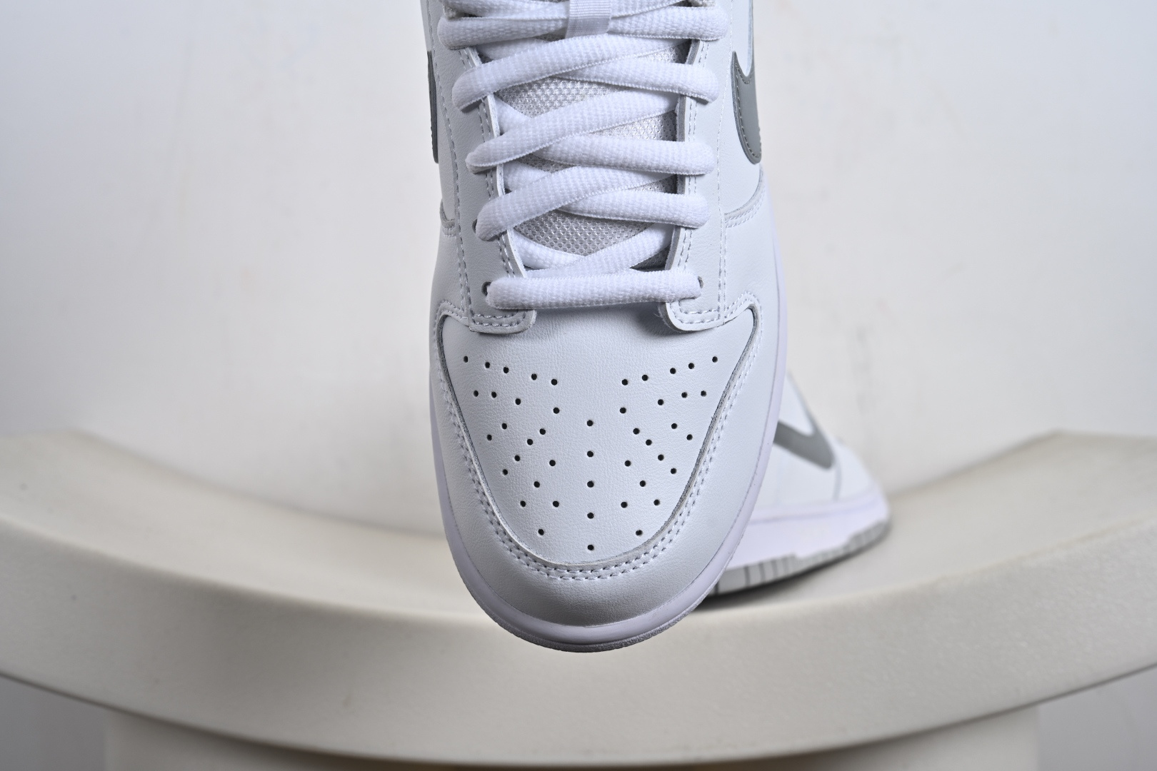 240 SB DUNK LOW QS 低帮休闲运动板鞋 HQ8487-100-Chinese UA Cheap High Quatity Brand Clothes Bags handbags Sneakers wholesale wholesaler seller from China Factory suppliers Fashion Clothing Shoes best Quality Beautiful Price 240 SB DUNK LOW QS 低帮休闲运动板鞋 HQ8487-100