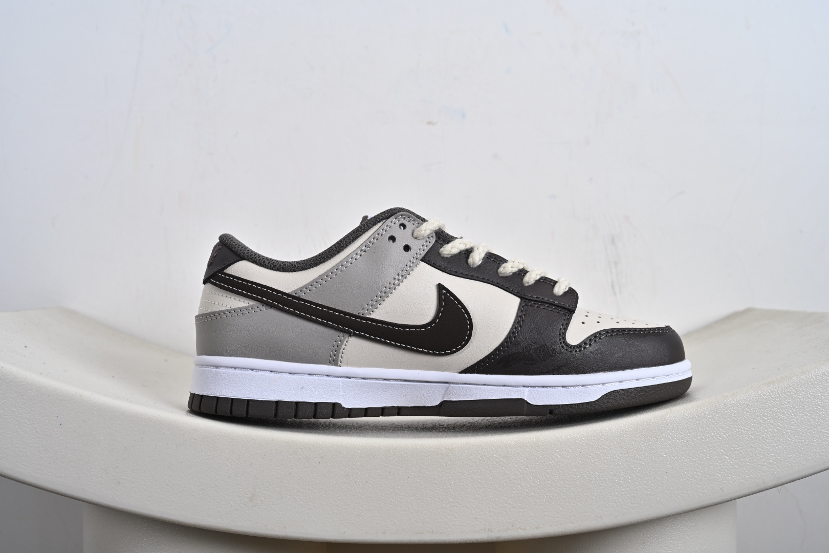 Nike SB Dunk Low 周年高端定制 低帮休闲板鞋 HF5441-111