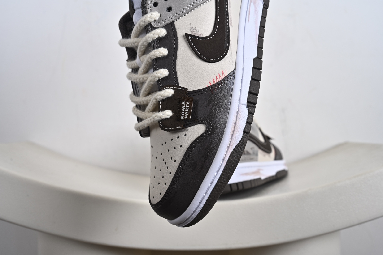 Nike SB Dunk Low 周年高端定制 低帮休闲板鞋 HF5441-111