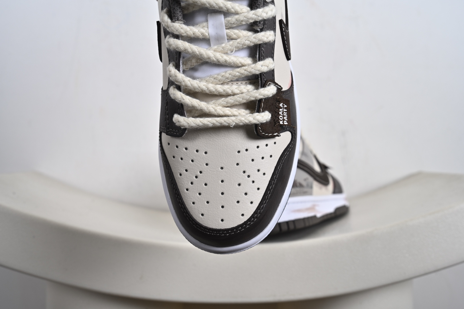 Nike SB Dunk Low 周年高端定制 低帮休闲板鞋 HF5441-111