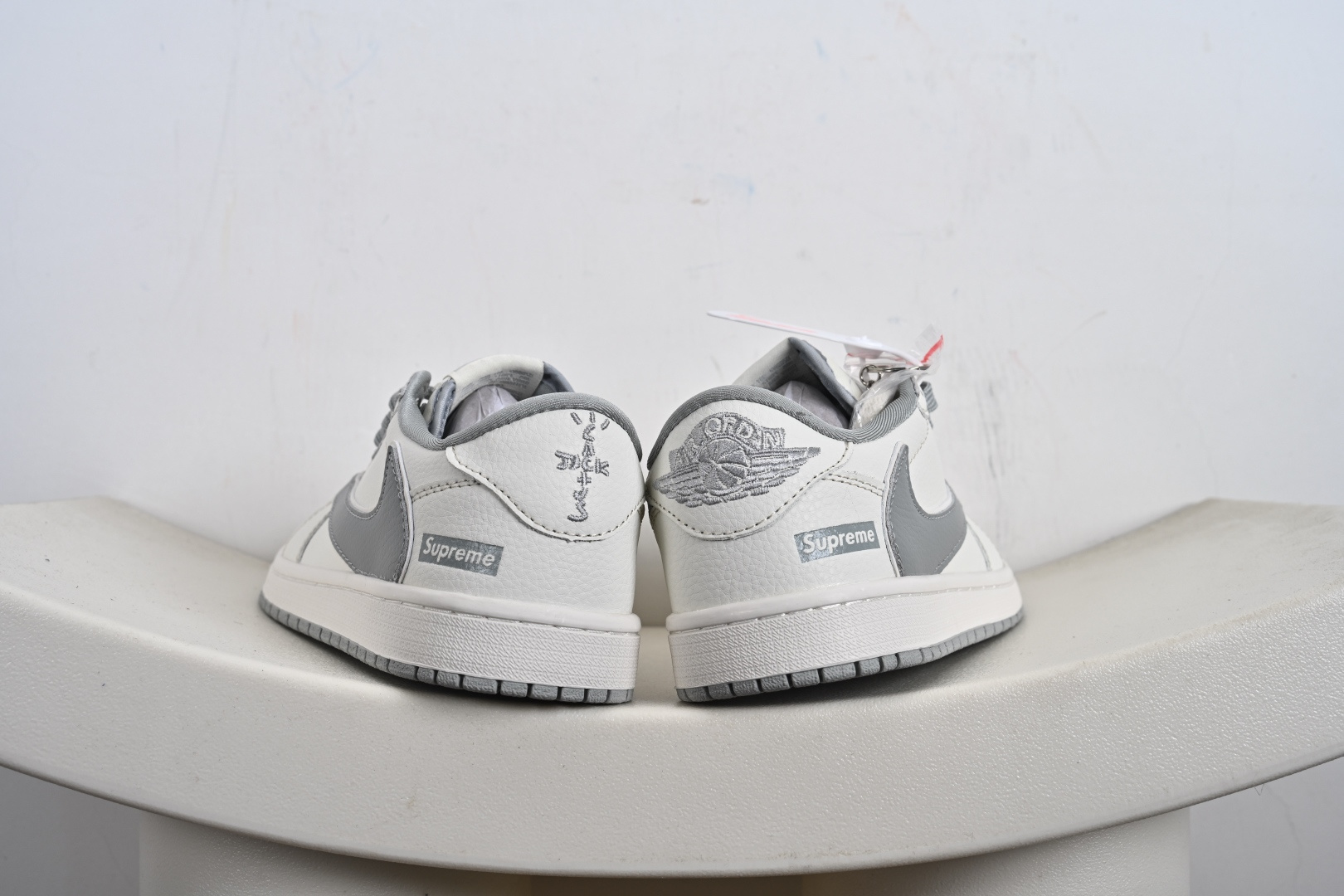 Travis Scott x Fragment Design x Jordan Air Jordan 1 Low SP “Supreme联名-米灰”低帮休闲板鞋 JW1188-155