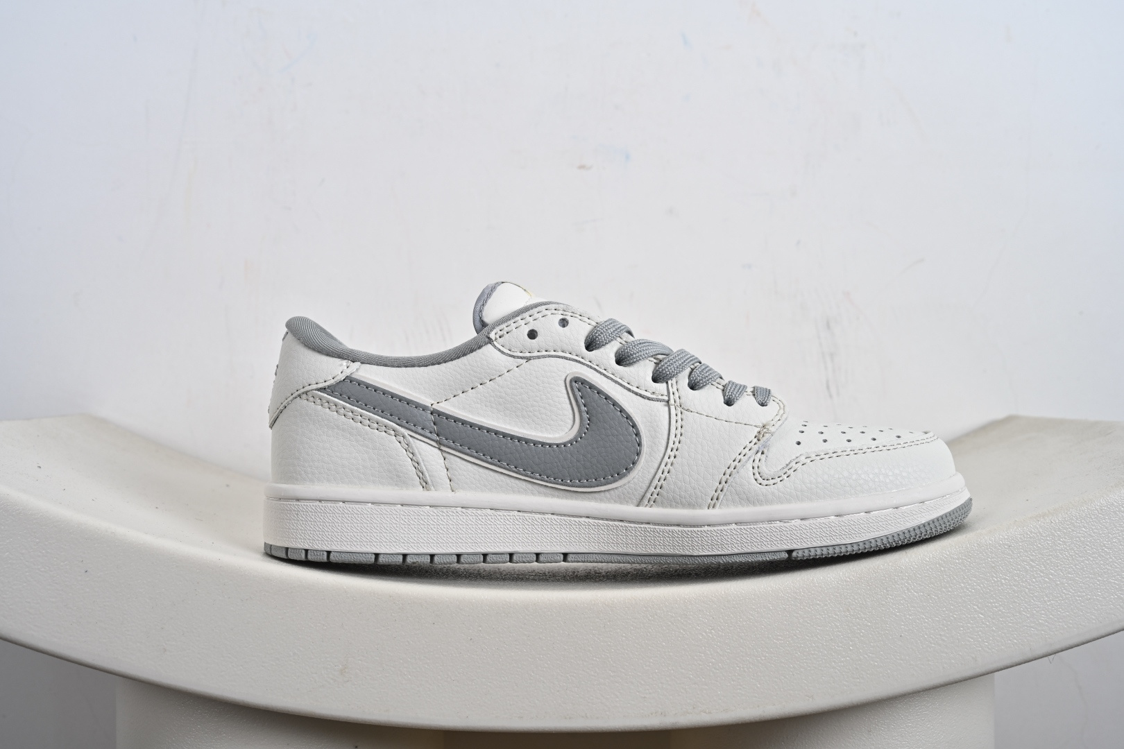 Travis Scott x Fragment Design x Jordan Air Jordan 1 Low SP “Supreme联名-米灰”低帮休闲板鞋 JW1188-155