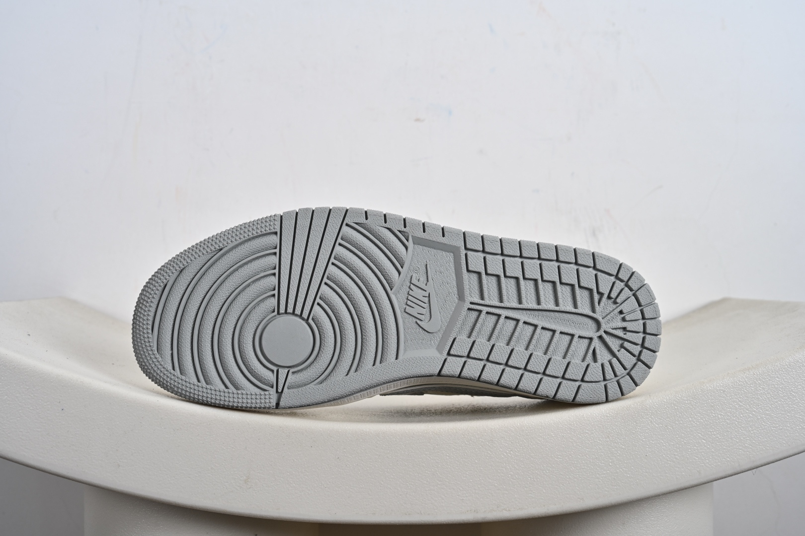 Travis Scott x Fragment Design x Jordan Air Jordan 1 Low SP “Supreme联名-米灰”低帮休闲板鞋 JW1188-155