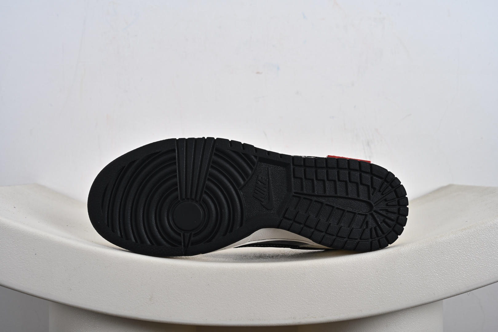 Louis Supreme x NK Dunk SB Low x Sup x SB 低帮 灰白黑 CX5050-Y17