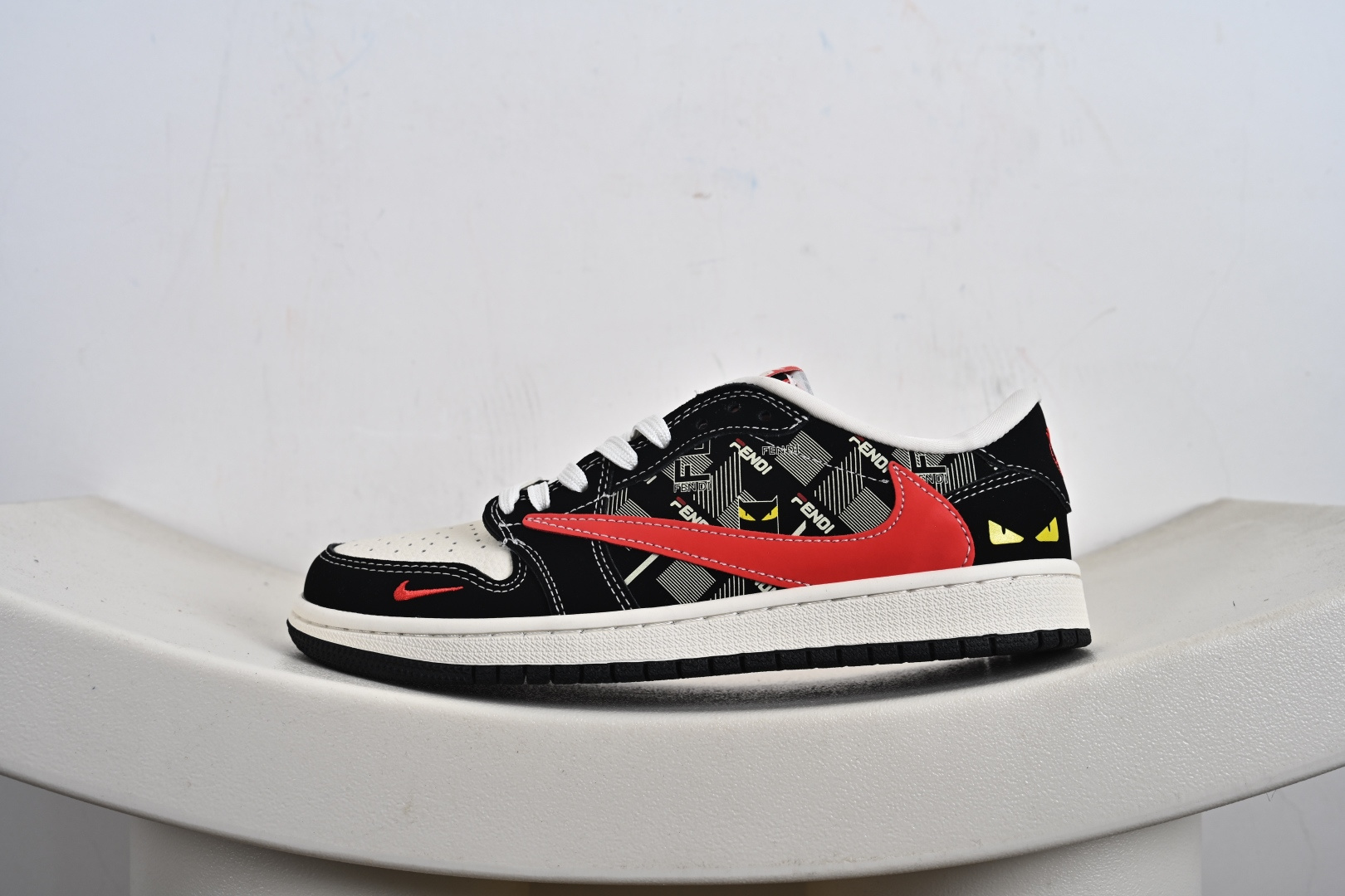 Travis Scott x Fragment Design x Air Jordan 1 Low SP AJ1 乔1 芬迪联名 猫眼红勾 低帮文化休闲板鞋 XS2025-078