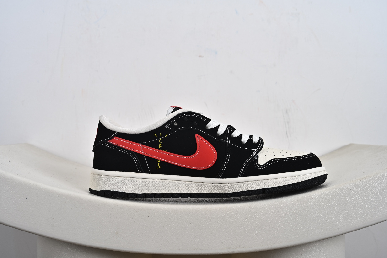 Travis Scott x Fragment Design x Air Jordan 1 Low SP AJ1 乔1 芬迪联名 猫眼红勾 低帮文化休闲板鞋 XS2025-078