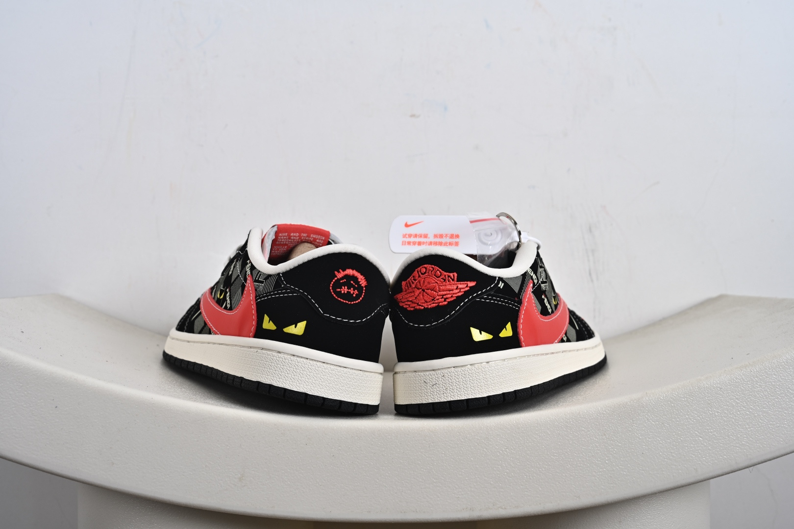 Travis Scott x Fragment Design x Air Jordan 1 Low SP AJ1 乔1 芬迪联名 猫眼红勾 低帮文化休闲板鞋 XS2025-078