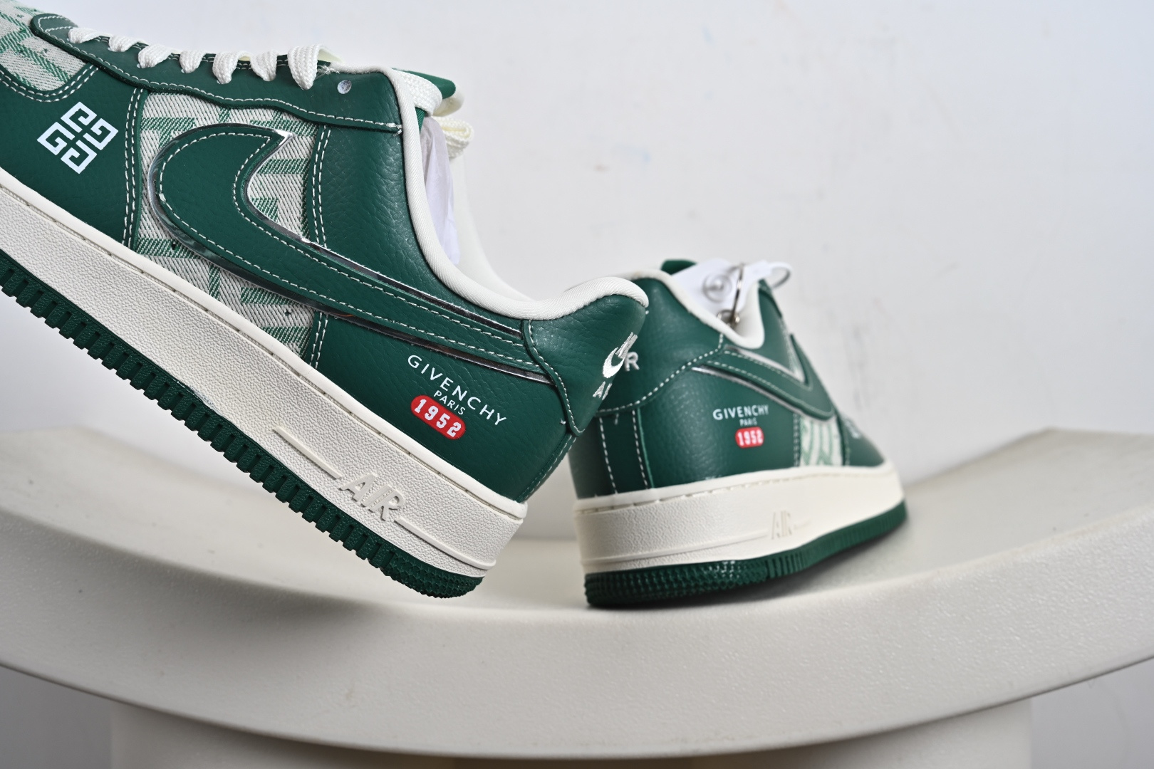 Givenchy x NK Air Force 1 Low 纪梵希 x 耐克 空军一号 低帮 联名绿色 DK0188-088
