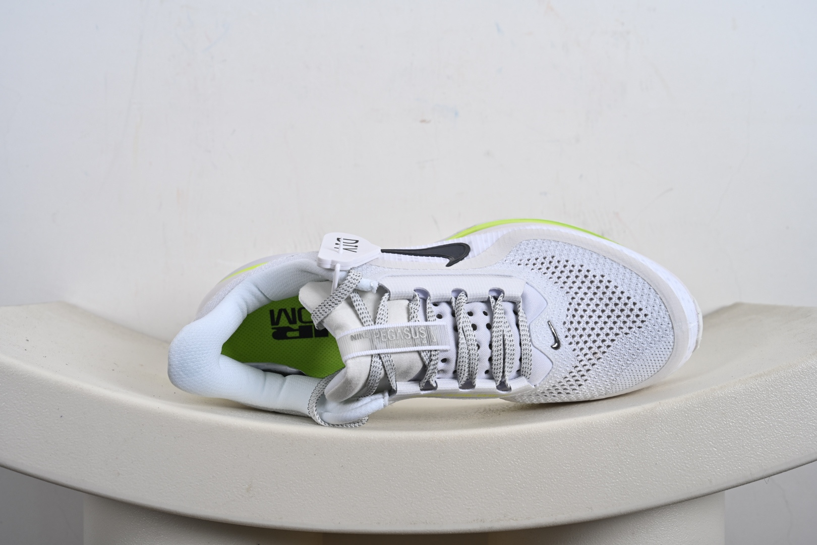 Nike Air Zoom NIKE PEGASUS PREMIUM耐克 新款气垫缓震休闲跑步鞋 HQ2592-002