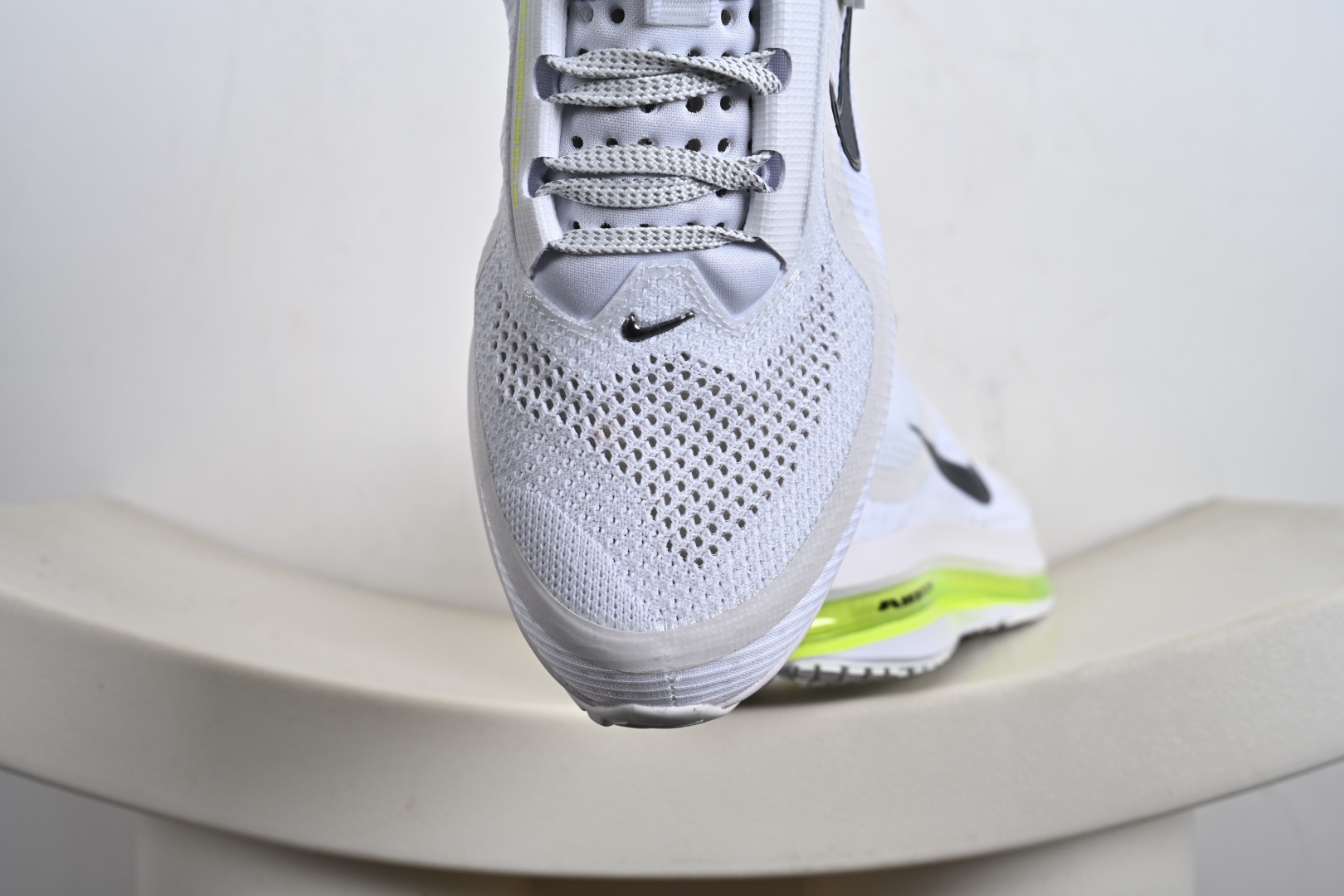 Nike Air Zoom NIKE PEGASUS PREMIUM耐克 新款气垫缓震休闲跑步鞋 HQ2592-002