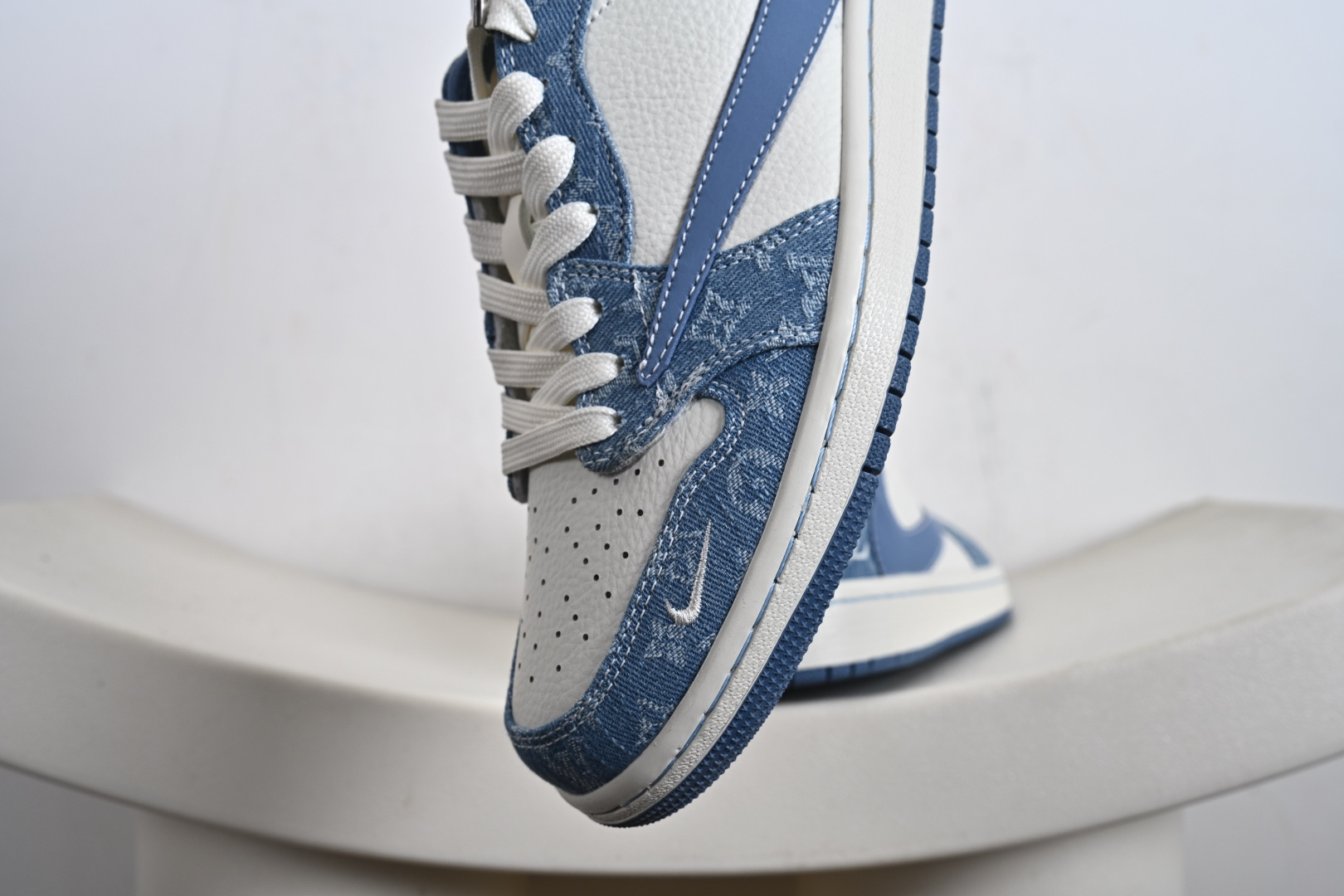 Travis Scott x Fragment Design x Air Jordan 1 Low SP AJ1 乔1 LV联名 天空蓝牛仔 低帮文化休闲板鞋 SC0601-056