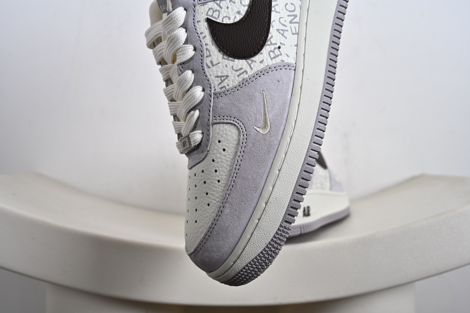240 Nike Air Force 1'07 Low 巴黎世家联名 白棕 空军一号低帮休闲板鞋 YF9511-806