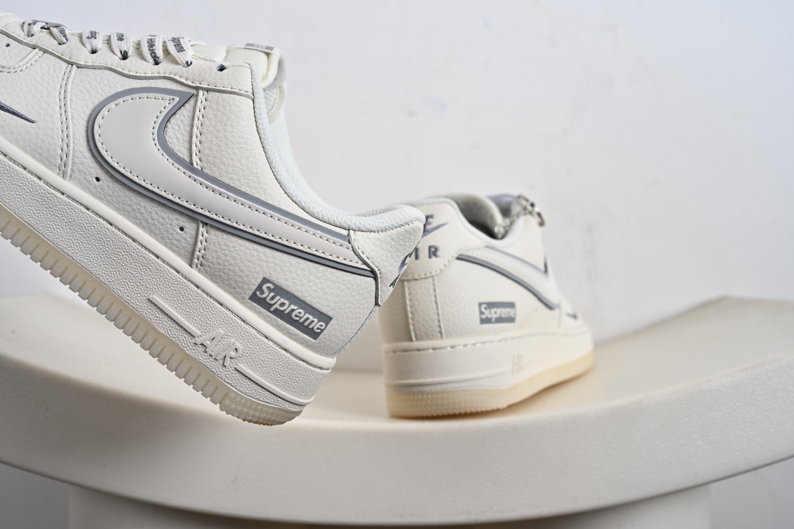 240 NIke Air Force 1 '07 Low “Supreme联名——米灰水晶底”空军一号 低帮 运动鞋 XX3168-193