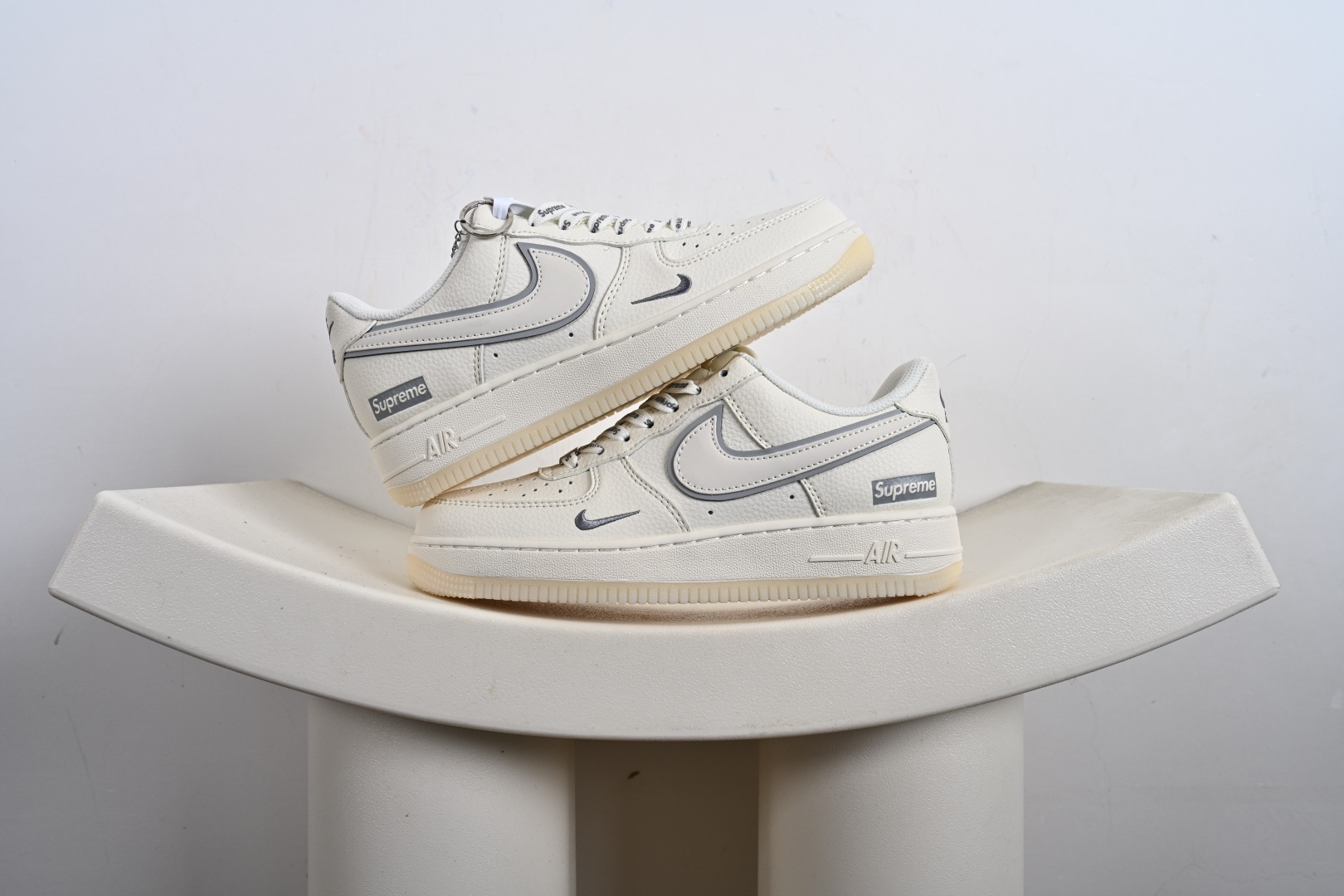 240 NIke Air Force 1 '07 Low “Supreme联名——米灰水晶底”空军一号 低帮 运动鞋 XX3168-193