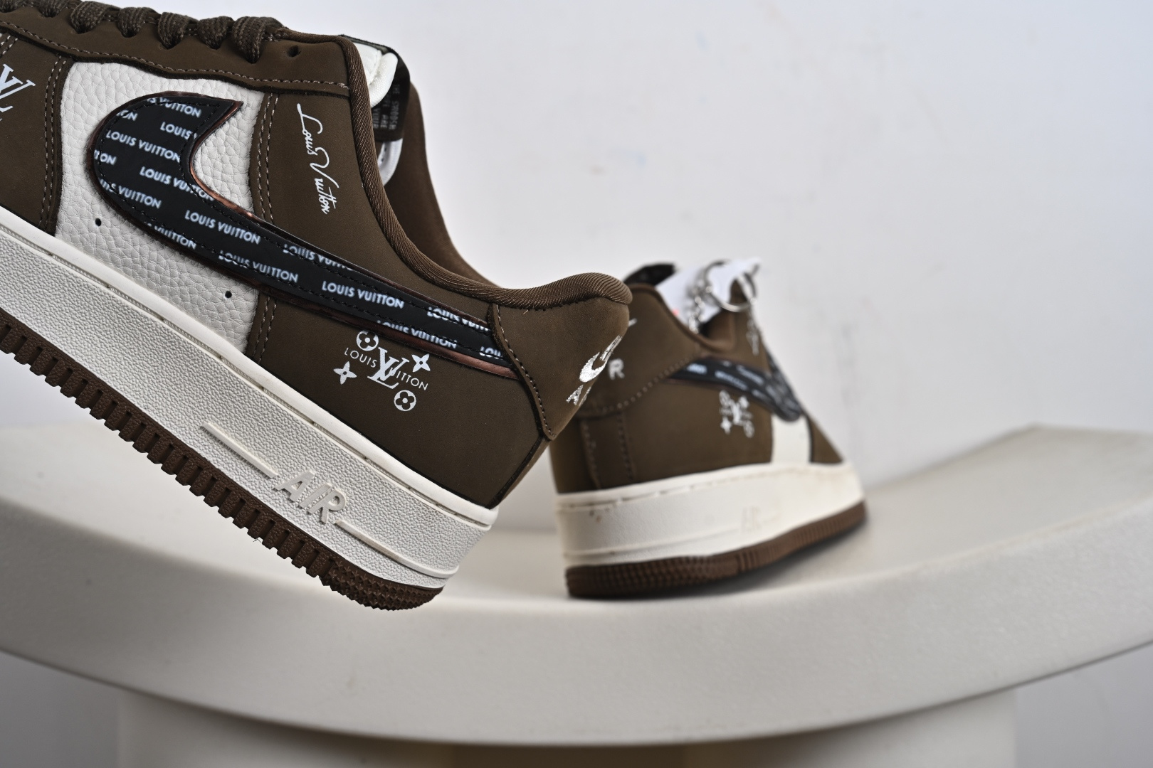 240 Nike Air Force1 07 low LV联名 定制空军 DK0188-086-Chinese UA Cheap High Quatity Brand Clothes Bags handbags Sneakers wholesale wholesaler seller from China Factory suppliers Fashion Clothing Shoes best Quality Beautiful Price 240 Nike Air Force1 07 low LV联名 定制空军 DK0188-086