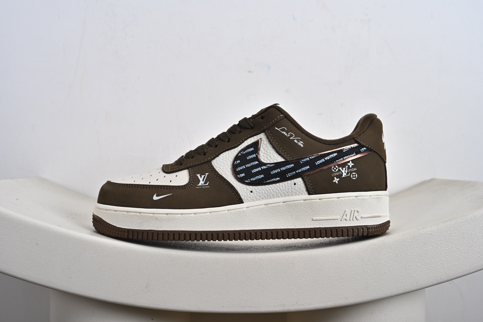 240 Nike Air Force1 07 low LV联名 定制空军 DK0188-086-Chinese UA Cheap High Quatity Brand Clothes Bags handbags Sneakers wholesale wholesaler seller from China Factory suppliers Fashion Clothing Shoes best Quality Beautiful Price 240 Nike Air Force1 07 low LV联名 定制空军 DK0188-086