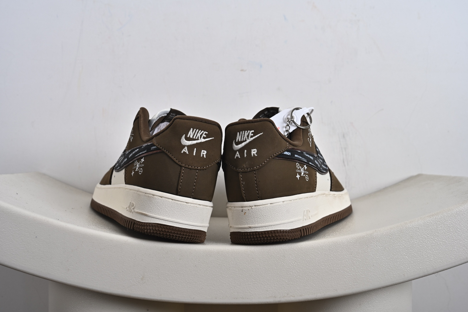 240 Nike Air Force1 07 low LV联名 定制空军 DK0188-086-Chinese UA Cheap High Quatity Brand Clothes Bags handbags Sneakers wholesale wholesaler seller from China Factory suppliers Fashion Clothing Shoes best Quality Beautiful Price 240 Nike Air Force1 07 low LV联名 定制空军 DK0188-086