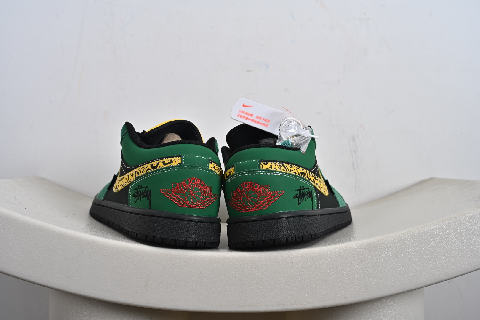 Nike Air Jordan 1 Low AJ1乔1低帮休闲板鞋 LR8888-011