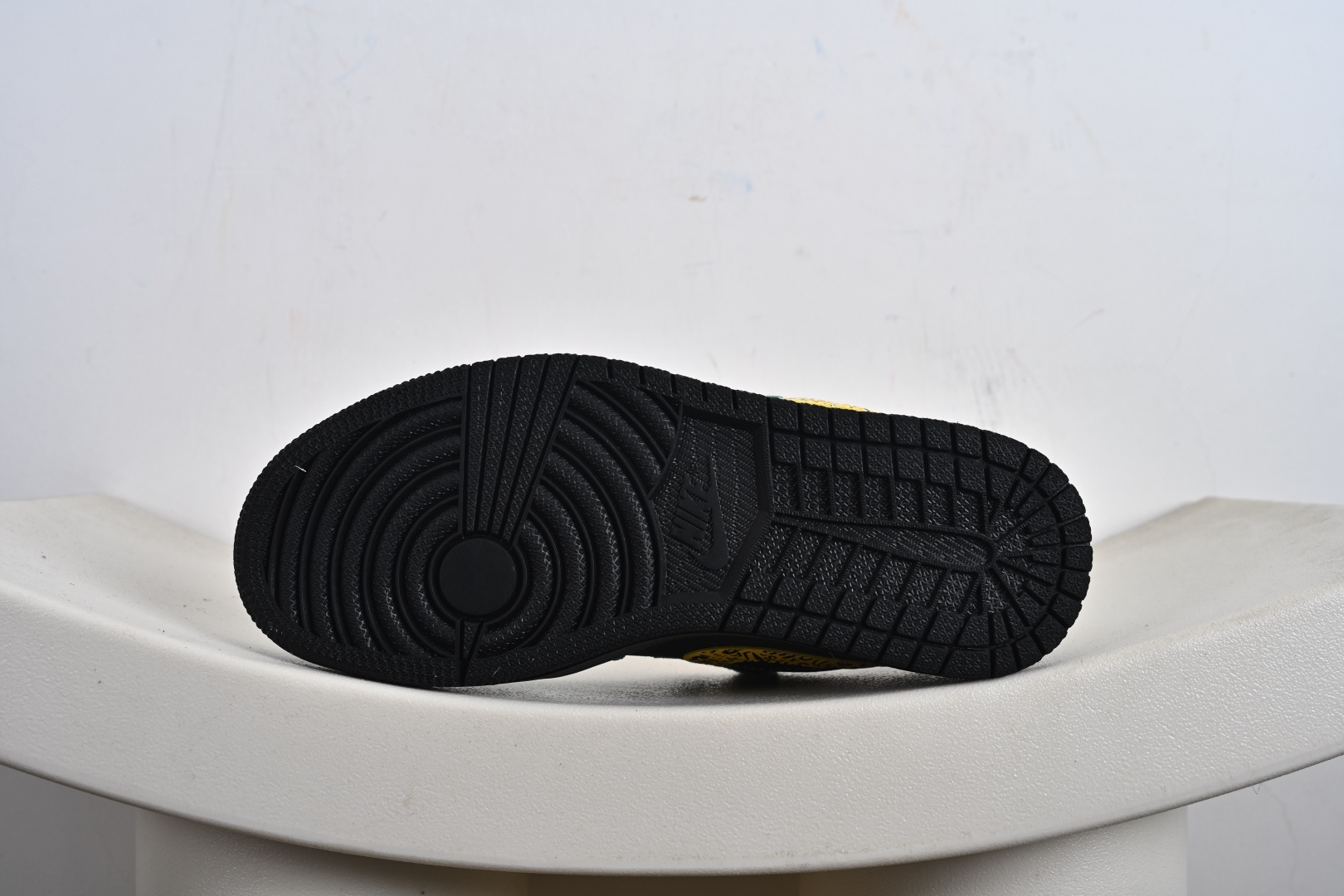 Nike Air Jordan 1 Low AJ1乔1低帮休闲板鞋 LR8888-011