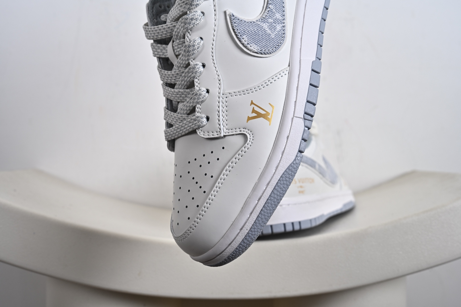 Nike SB Dunk Low LV联名 灰牛仔勾 周年高端定制 低帮休闲板鞋 CS1688-126