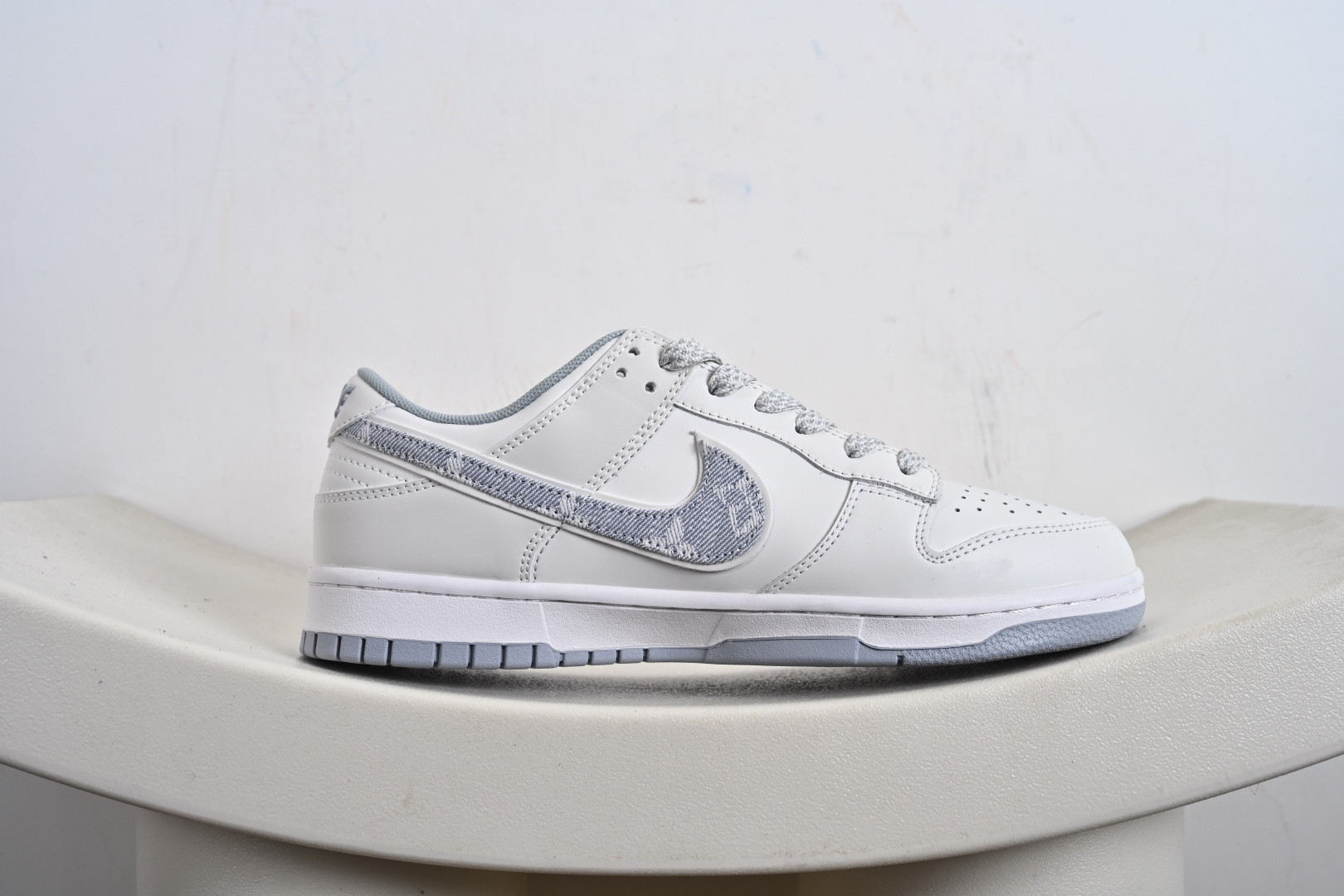 Nike SB Dunk Low LV联名 灰牛仔勾 周年高端定制 低帮休闲板鞋 CS1688-126