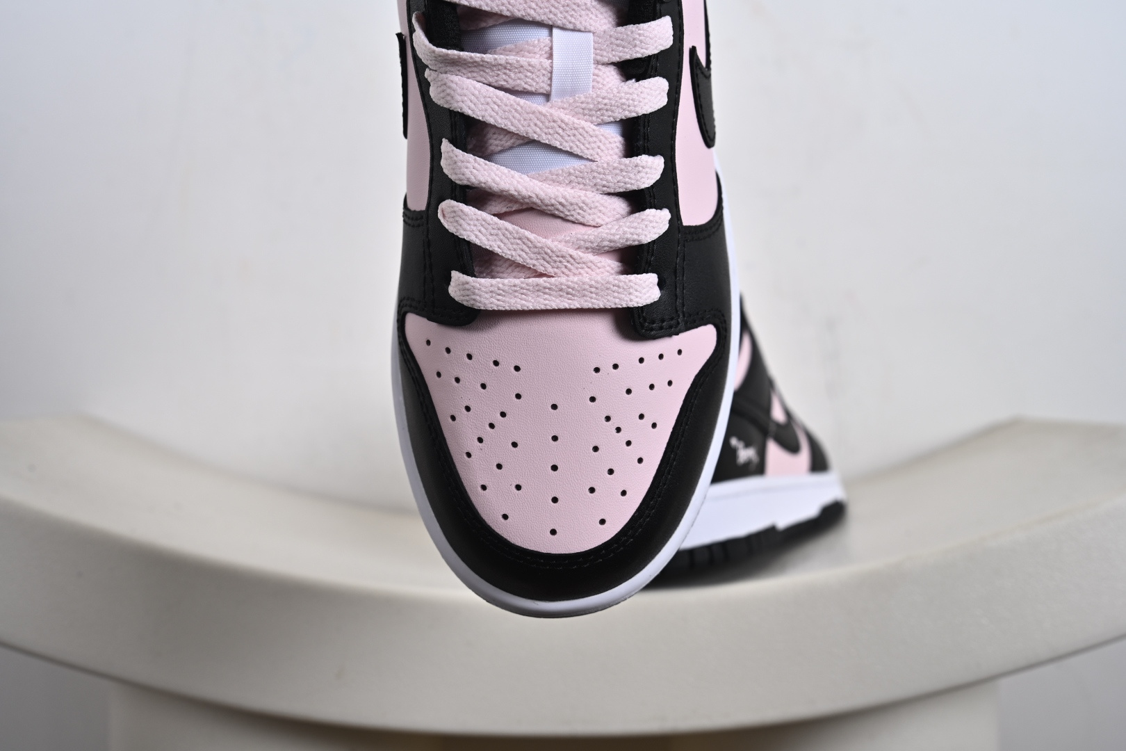 NK Dunk Low 樱花白桃 DD1391-100 此款以春日樱花为灵感