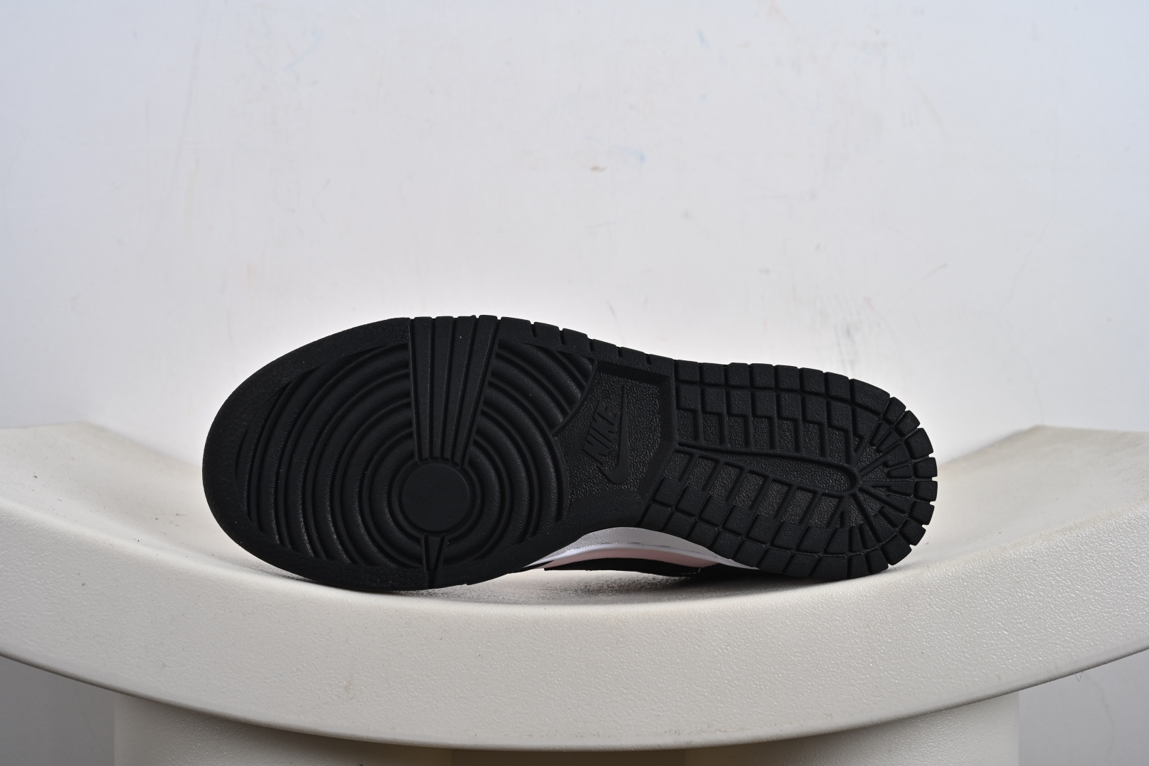 NK Dunk Low 樱花白桃 DD1391-100 此款以春日樱花为灵感