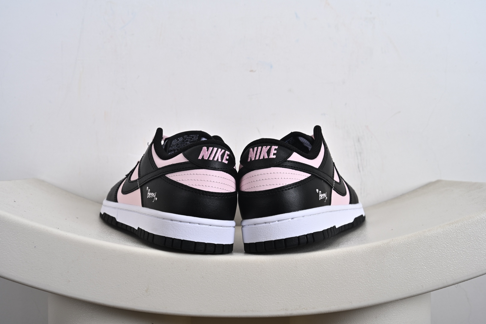 NK Dunk Low 樱花白桃 DD1391-100 此款以春日樱花为灵感