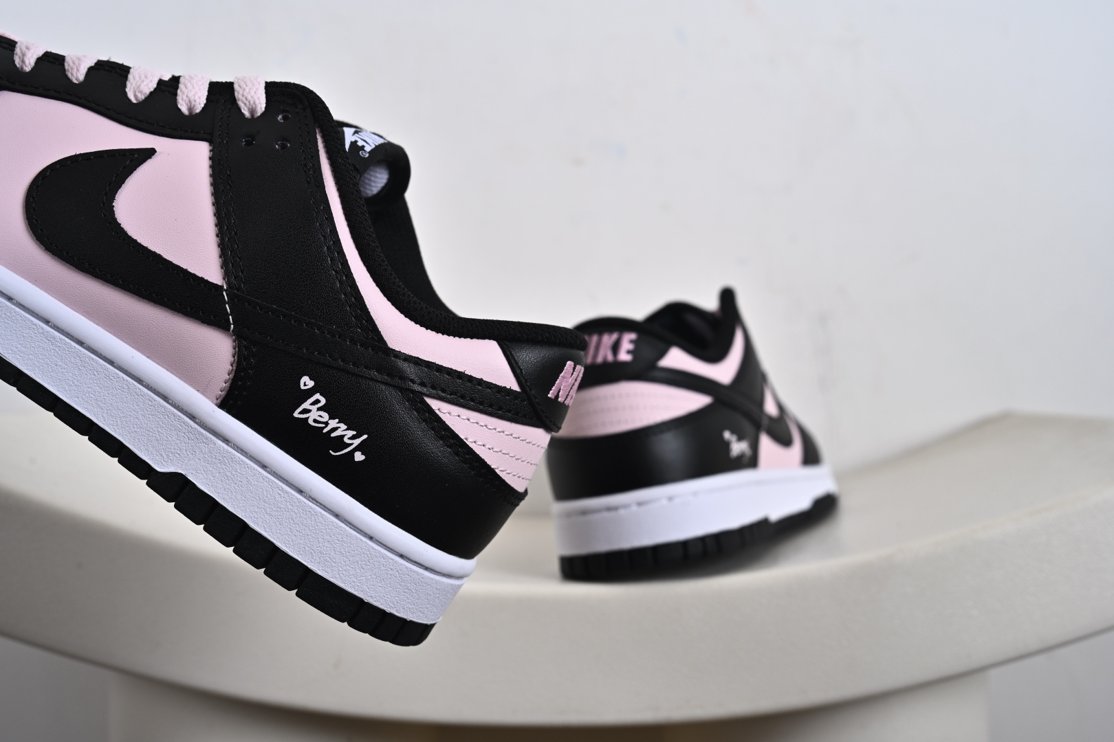 NK Dunk Low 樱花白桃 DD1391-100 此款以春日樱花为灵感