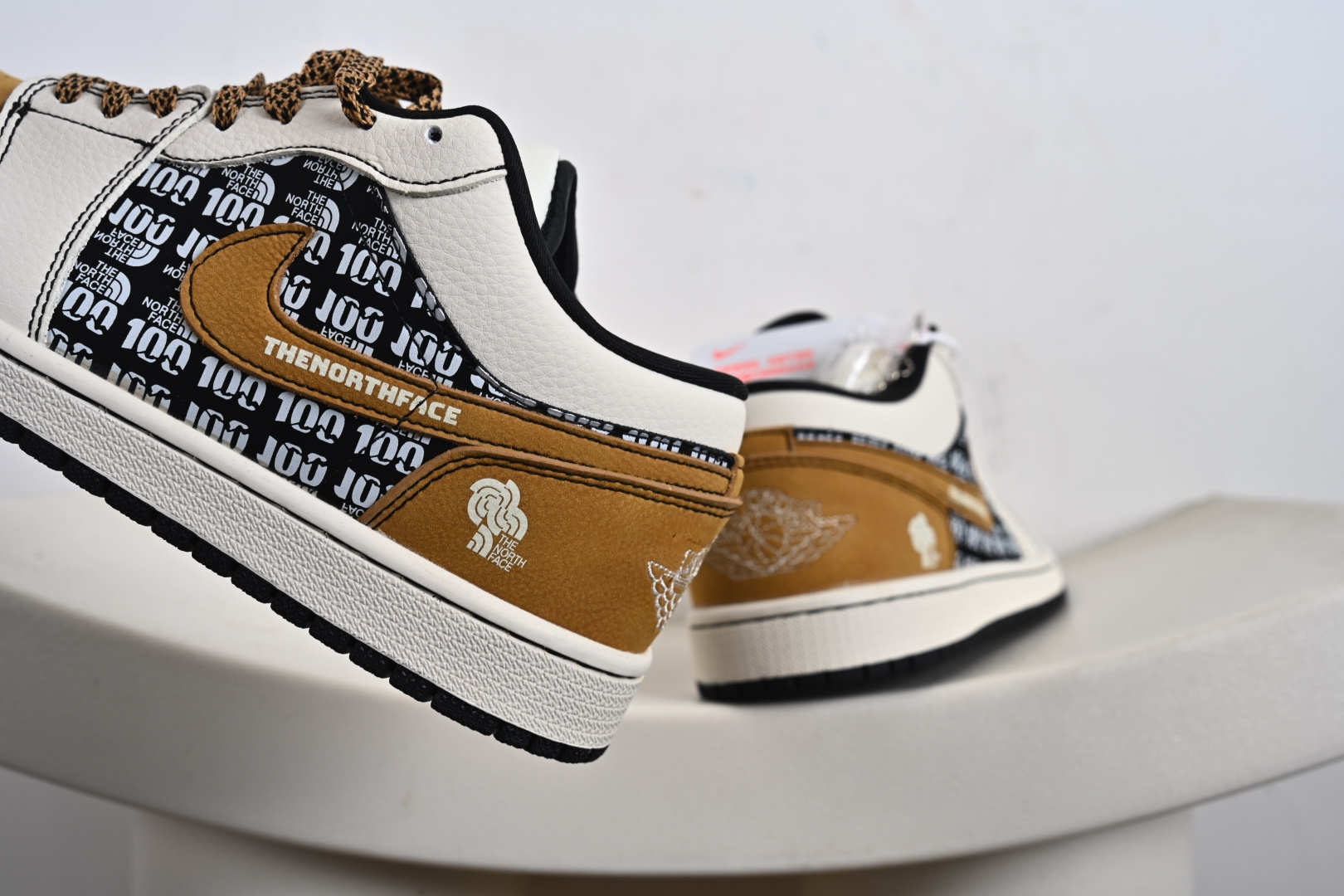 The North Face x Air Jordan 1 Low 拼接黑土黄 LD2025-001