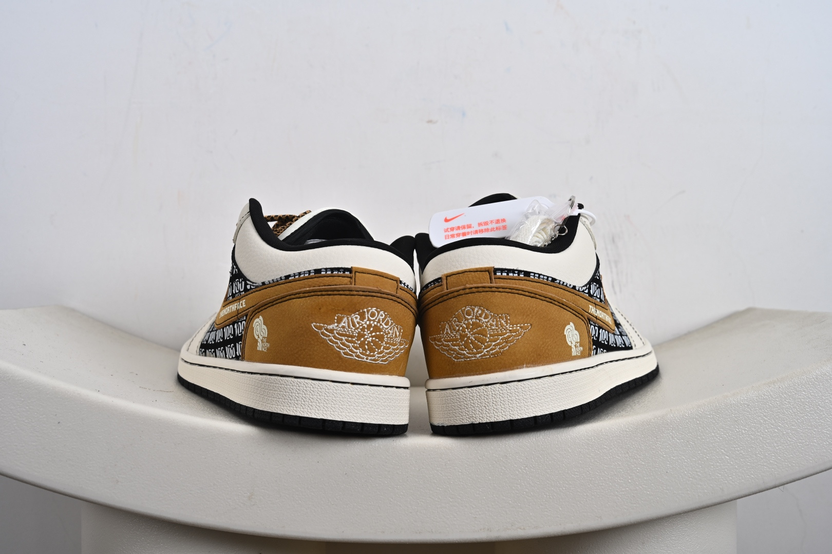 The North Face x Air Jordan 1 Low 拼接黑土黄 LD2025-001