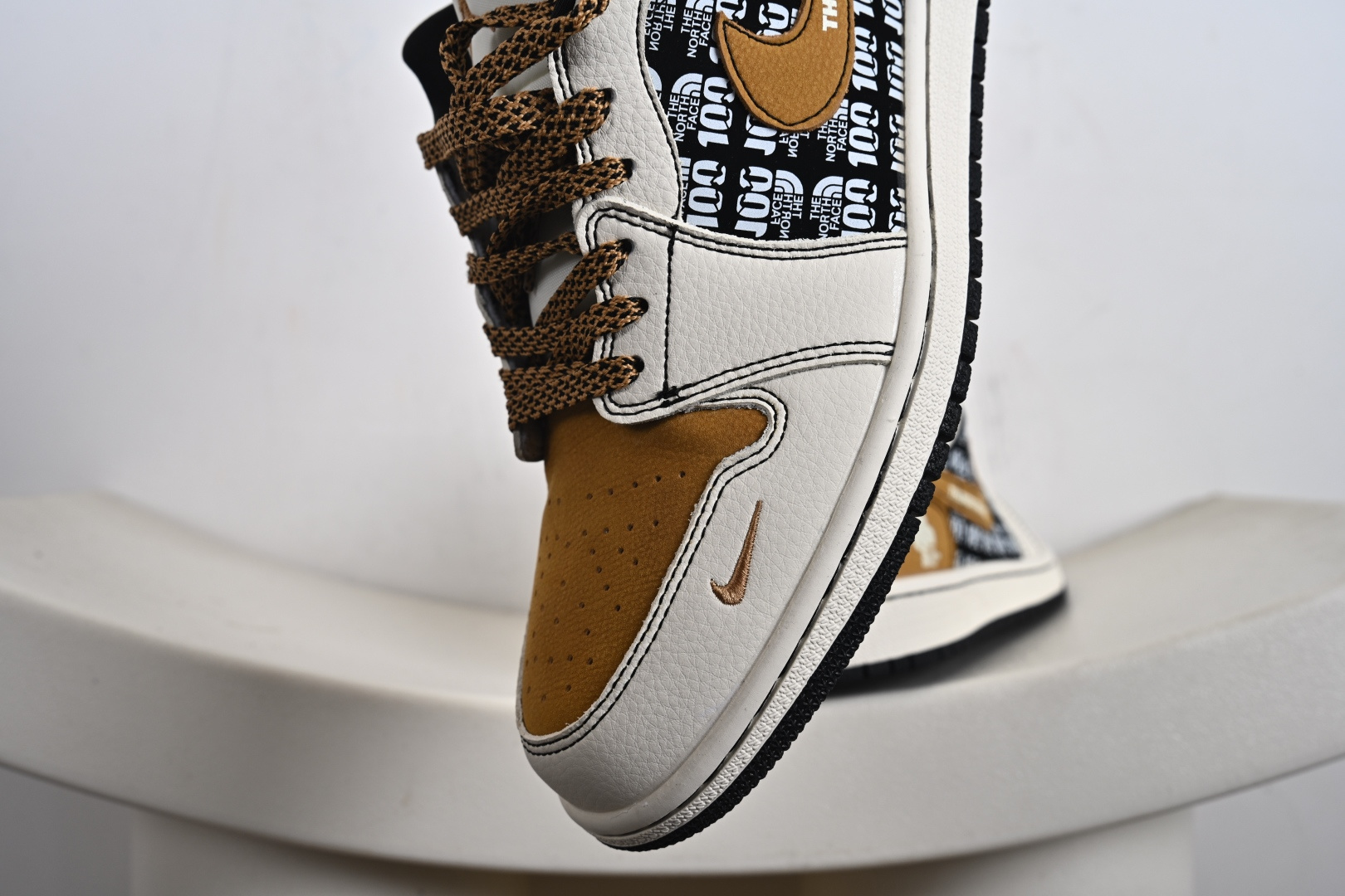 The North Face x Air Jordan 1 Low 拼接黑土黄 LD2025-001