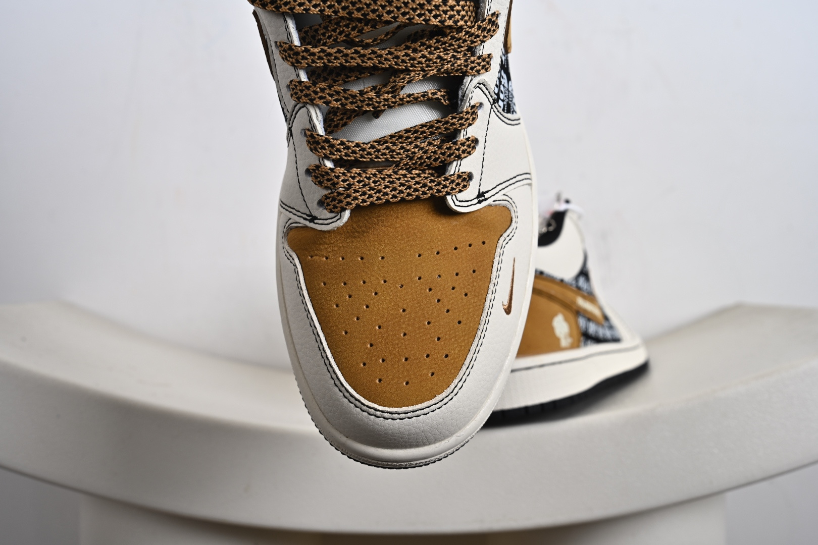 The North Face x Air Jordan 1 Low 拼接黑土黄 LD2025-001