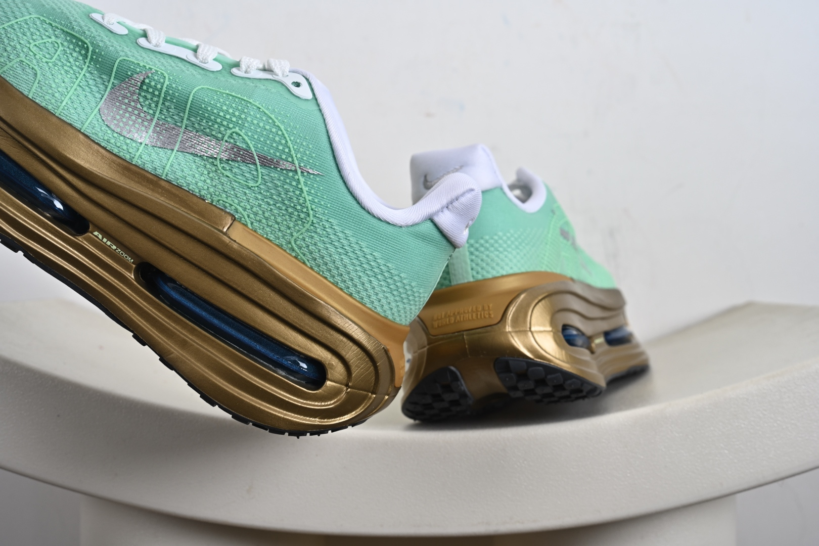 Nike ZOOM PREMIUM 耐克 飞马 舒适减震防滑 低帮跑步鞋全掌ReactX泡绵中底 FN8453-011