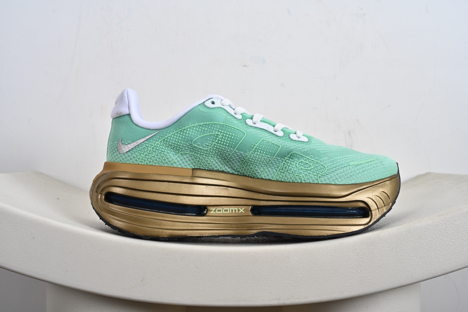 Nike ZOOM PREMIUM 耐克 飞马 舒适减震防滑 低帮跑步鞋全掌ReactX泡绵中底 FN8453-011