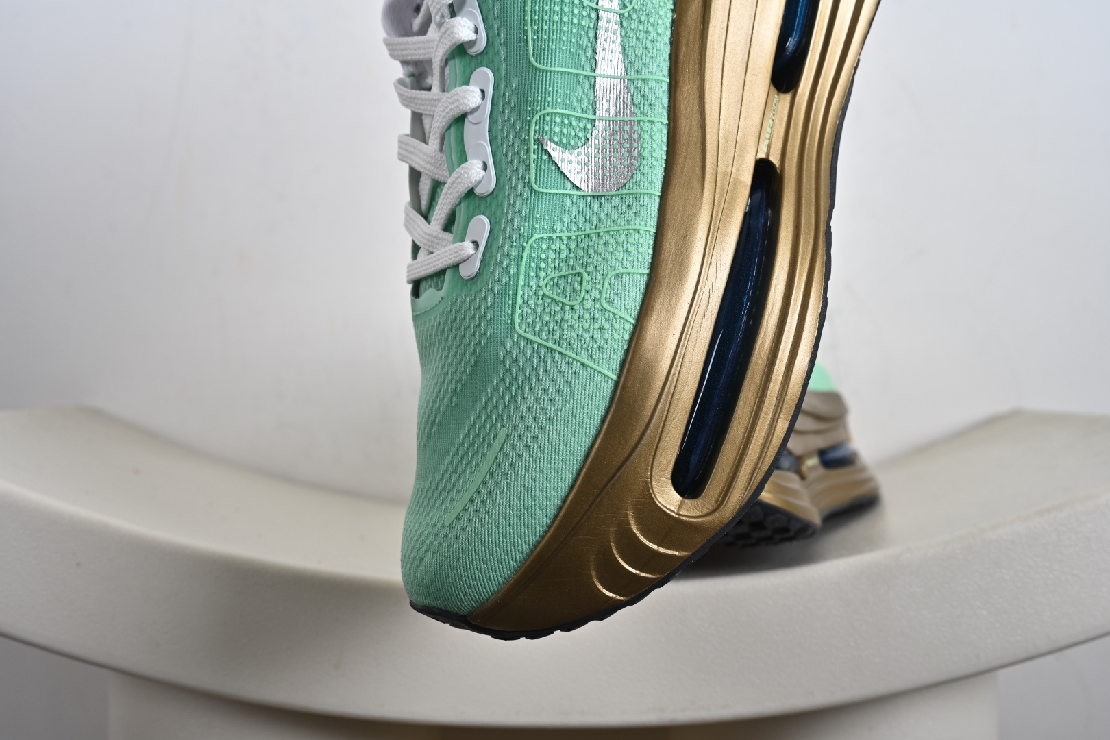 Nike ZOOM PREMIUM 耐克 飞马 舒适减震防滑 低帮跑步鞋全掌ReactX泡绵中底 FN8453-011